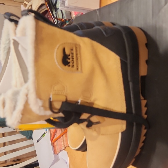 Sorel Ladies waterproof Insolated Boots - Picture 3 of 6